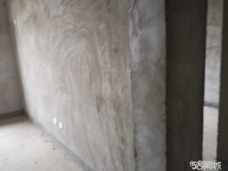 金马中央公馆 118平 72万 急卖 4个房间房 玉泉学校