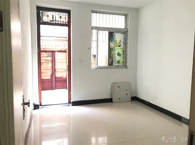 一楼带独立院,大常庄4室2厅1卫48万元,分证满5年